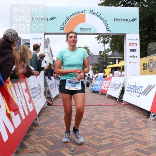 30.08.2026 - Blankeneser Heldenlauf Lena Gebhardt http://msf.ph/oto/10060641 30.08.2026 12:29:10 Ziel 2816, 4045, 4085, 4287 meine-sportfotos.de