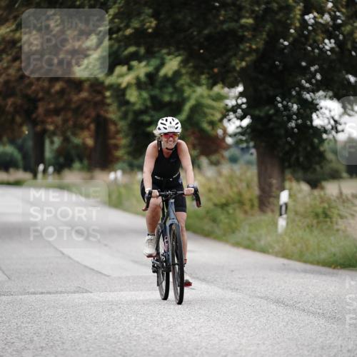 30.08.2026 - Elbe Triathlon Hamburg Michael Burmester http://msf.ph/oto/10060724 30.08.2026 11:53:29 Radfahren 1669 meine-sportfotos.de