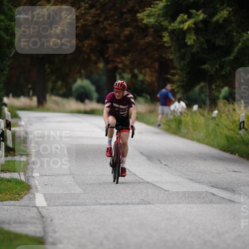 30.08.2026 - Elbe Triathlon Hamburg Michael Burmester http://msf.ph/oto/10060735 30.08.2026 12:19:25 Radfahren  meine-sportfotos.de