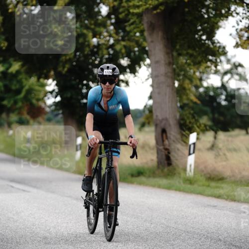 30.08.2026 - Elbe Triathlon Hamburg Michael Burmester http://msf.ph/oto/10060740 30.08.2026 12:23:51 Radfahren 1724 meine-sportfotos.de