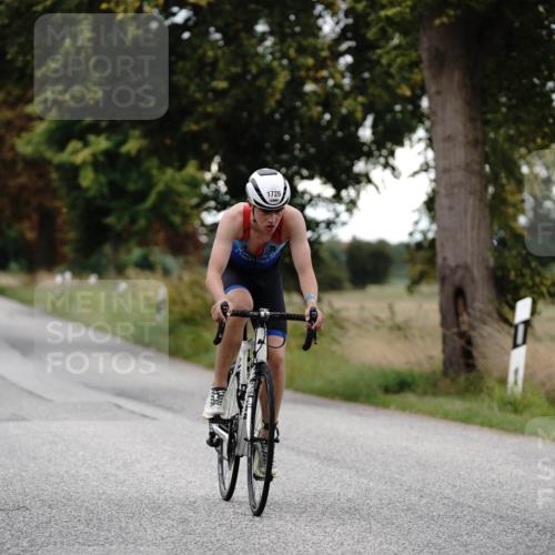 30.08.2026 - Elbe Triathlon Hamburg Michael Burmester http://msf.ph/oto/10060755 30.08.2026 12:24:55 Radfahren 1723, 1726 meine-sportfotos.de