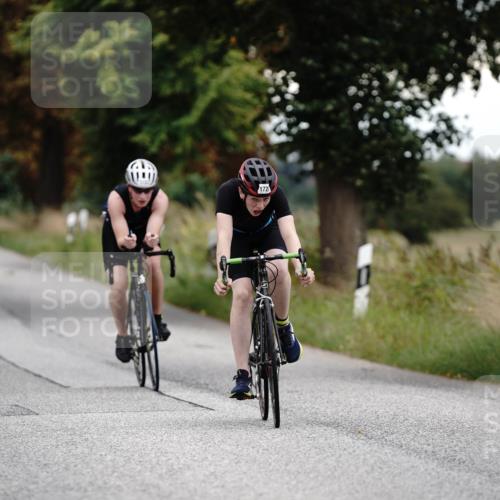 30.08.2026 - Elbe Triathlon Hamburg Michael Burmester http://msf.ph/oto/10060780 30.08.2026 12:26:29 Radfahren 1727, 1733 meine-sportfotos.de