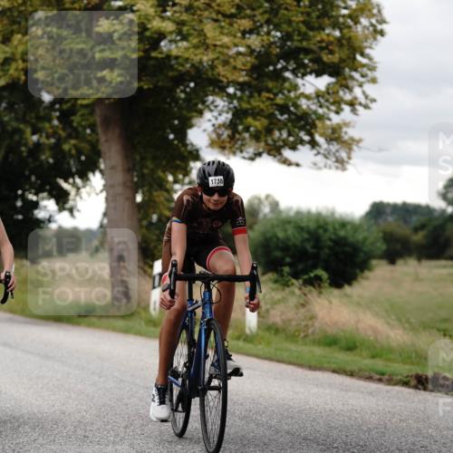 30.08.2026 - Elbe Triathlon Hamburg Michael Burmester http://msf.ph/oto/10060798 30.08.2026 12:27:22 Radfahren 1738, 1742 meine-sportfotos.de