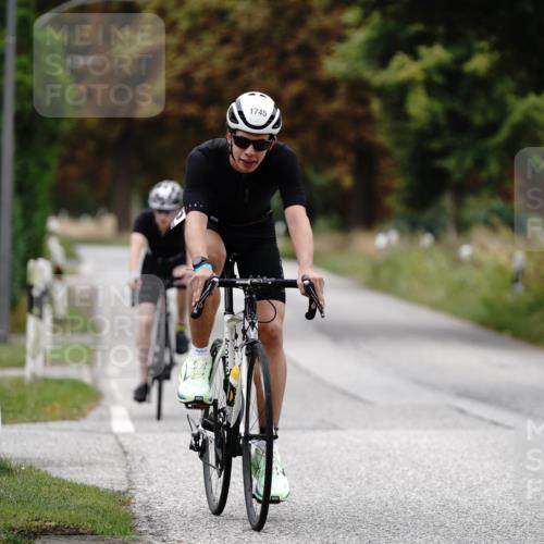 30.08.2026 - Elbe Triathlon Hamburg Michael Burmester http://msf.ph/oto/10060823 30.08.2026 12:28:08 Radfahren 1745, 1748 meine-sportfotos.de