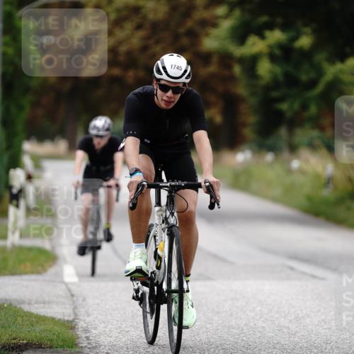30.08.2026 - Elbe Triathlon Hamburg Michael Burmester http://msf.ph/oto/10060824 30.08.2026 12:28:08 Radfahren 1745, 1748 meine-sportfotos.de