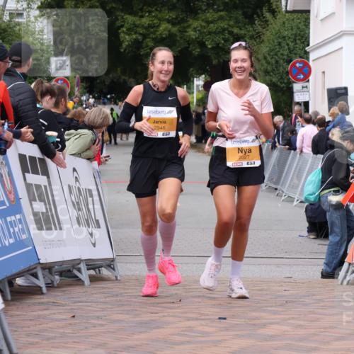 30.08.2026 - Blankeneser Heldenlauf Lena Gebhardt http://msf.ph/oto/10060826 30.08.2026 12:29:30 Ziel 2027, 2946, 4003, 4132 meine-sportfotos.de