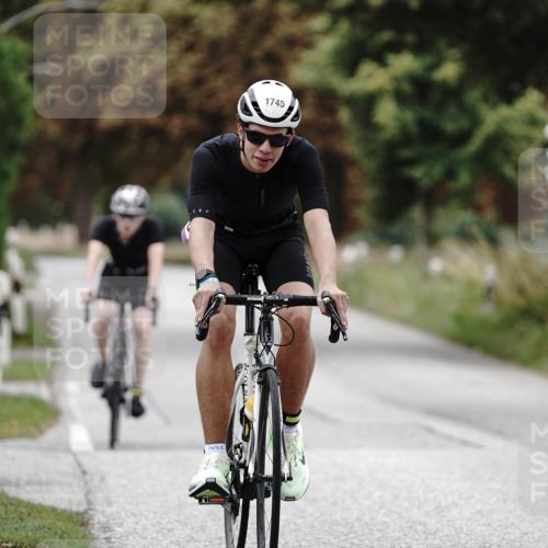 30.08.2026 - Elbe Triathlon Hamburg Michael Burmester http://msf.ph/oto/10060827 30.08.2026 12:28:08 Radfahren 1745, 1748 meine-sportfotos.de