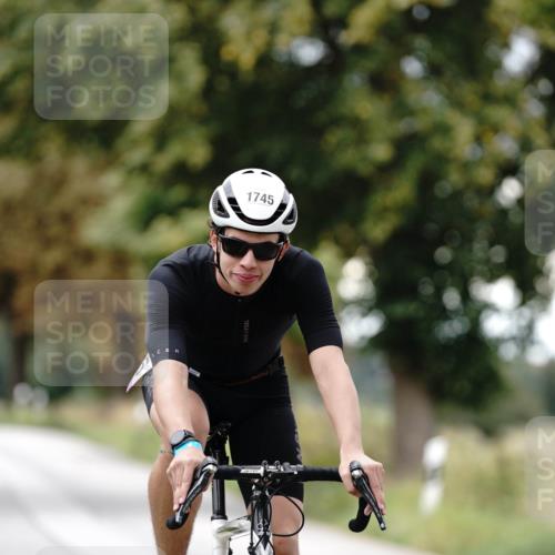 30.08.2026 - Elbe Triathlon Hamburg Michael Burmester http://msf.ph/oto/10060829 30.08.2026 12:28:09 Radfahren 1745, 1748 meine-sportfotos.de