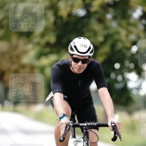 30.08.2026 - Elbe Triathlon Hamburg Michael Burmester http://msf.ph/oto/10060831 30.08.2026 12:28:09 Radfahren 1745, 1748 meine-sportfotos.de