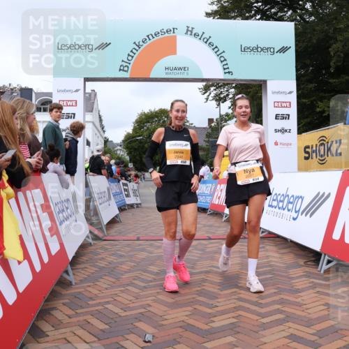 30.08.2026 - Blankeneser Heldenlauf Lena Gebhardt http://msf.ph/oto/10060859 30.08.2026 12:29:35 Ziel 2027, 2946, 4003 meine-sportfotos.de