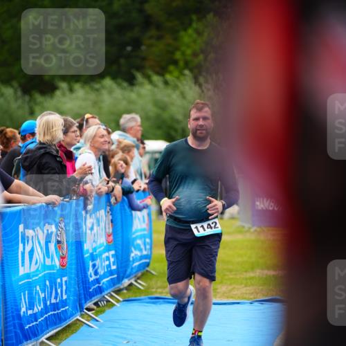 30.08.2026 - Elbe Triathlon Hamburg LAZAROV Photography http://msf.ph/oto/10060873 30.08.2026 11:42:40 Ziel 1142, 1195 meine-sportfotos.de
