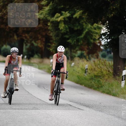 30.08.2026 - Elbe Triathlon Hamburg Michael Burmester http://msf.ph/oto/10060924 30.08.2026 12:32:08 Radfahren 1757, 1758 meine-sportfotos.de