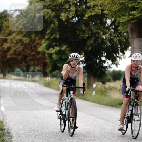 30.08.2026 - Elbe Triathlon Hamburg Michael Burmester http://msf.ph/oto/10060934 30.08.2026 12:32:11 Radfahren 1757, 1758 meine-sportfotos.de