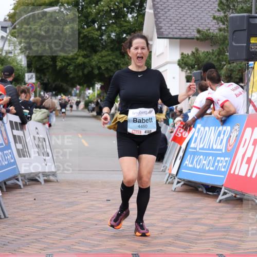 30.08.2026 - Blankeneser Heldenlauf Lena Gebhardt http://msf.ph/oto/10060963 30.08.2026 12:29:49 Ziel 4450 meine-sportfotos.de