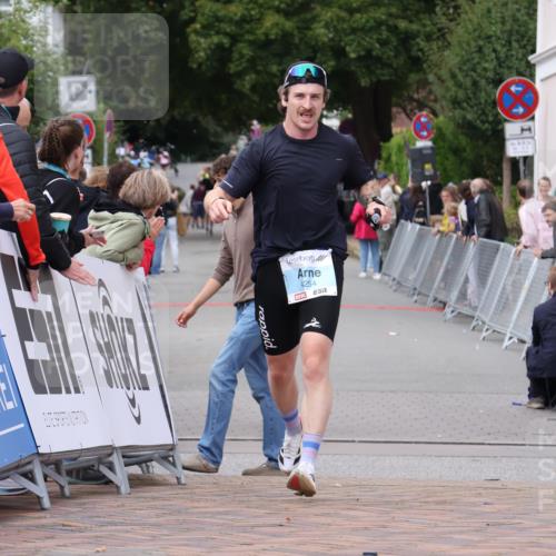 30.08.2026 - Blankeneser Heldenlauf Lena Gebhardt http://msf.ph/oto/10061005 30.08.2026 12:30:07 Ziel 4254 meine-sportfotos.de