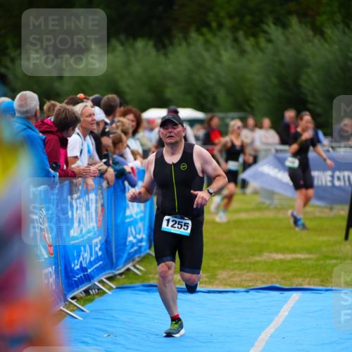 30.08.2026 - Elbe Triathlon Hamburg LAZAROV Photography http://msf.ph/oto/10061022 30.08.2026 11:43:18 Ziel 1242, 1255, 1390 meine-sportfotos.de