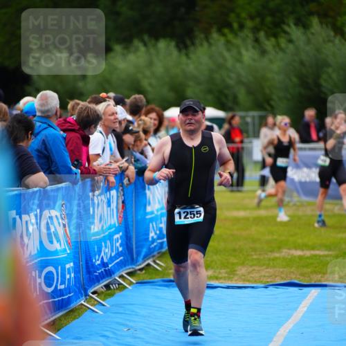 30.08.2026 - Elbe Triathlon Hamburg LAZAROV Photography http://msf.ph/oto/10061025 30.08.2026 11:43:18 Ziel 1242, 1255, 1390 meine-sportfotos.de
