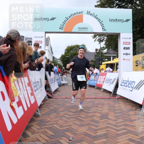 30.08.2026 - Blankeneser Heldenlauf Lena Gebhardt http://msf.ph/oto/10061029 30.08.2026 12:30:10 Ziel 4254, 4313 meine-sportfotos.de