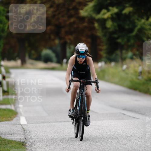 30.08.2026 - Elbe Triathlon Hamburg Michael Burmester http://msf.ph/oto/10061036 30.08.2026 12:41:53 Radfahren 1806 meine-sportfotos.de
