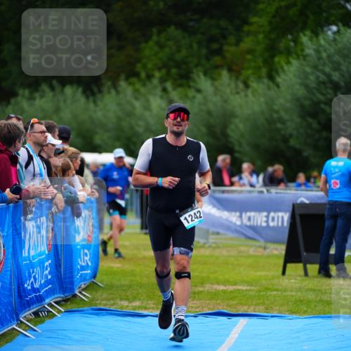 30.08.2026 - Elbe Triathlon Hamburg LAZAROV Photography http://msf.ph/oto/10061038 30.08.2026 11:43:22 Ziel 1242, 1255, 1390 meine-sportfotos.de