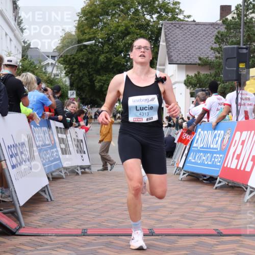 30.08.2026 - Blankeneser Heldenlauf Lena Gebhardt http://msf.ph/oto/10061053 30.08.2026 12:30:12 Ziel 4254, 4313 meine-sportfotos.de