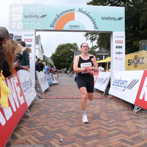 30.08.2026 - Blankeneser Heldenlauf Lena Gebhardt http://msf.ph/oto/10061062 30.08.2026 12:30:13 Ziel 4254, 4313 meine-sportfotos.de