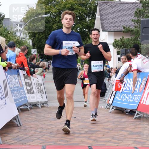 30.08.2026 - Blankeneser Heldenlauf Lena Gebhardt http://msf.ph/oto/10061094 30.08.2026 12:30:35 Ziel 2930, 2931, 4107, 4310 meine-sportfotos.de