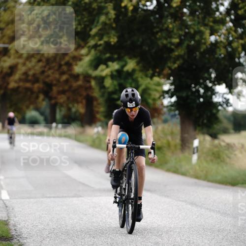 30.08.2026 - Elbe Triathlon Hamburg Michael Burmester http://msf.ph/oto/10061099 30.08.2026 12:43:53 Radfahren 1797, 1820, 1822 meine-sportfotos.de