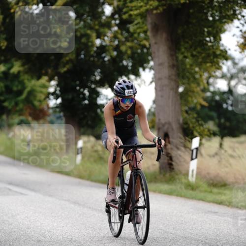 30.08.2026 - Elbe Triathlon Hamburg Michael Burmester http://msf.ph/oto/10061107 30.08.2026 12:43:54 Radfahren 1797, 1820, 1822 meine-sportfotos.de