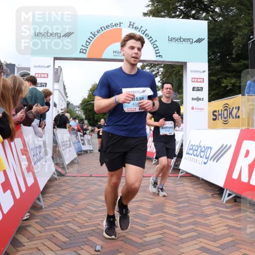 30.08.2026 - Blankeneser Heldenlauf Lena Gebhardt http://msf.ph/oto/10061110 30.08.2026 12:30:37 Ziel 2930, 2931, 4107, 4310 meine-sportfotos.de