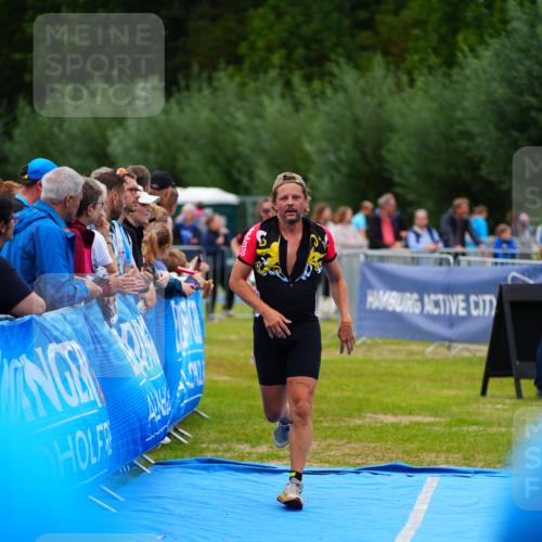 30.08.2026 - Elbe Triathlon Hamburg LAZAROV Photography http://msf.ph/oto/10061117 30.08.2026 11:43:43 Ziel 816, 908, 1273 meine-sportfotos.de