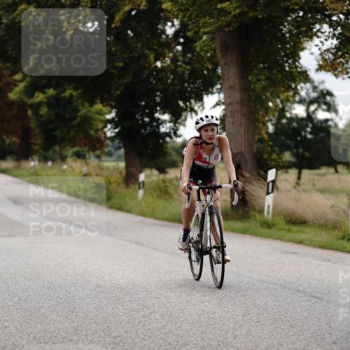 30.08.2026 - Elbe Triathlon Hamburg Michael Burmester http://msf.ph/oto/10061158 30.08.2026 12:45:18 Radfahren 1821 meine-sportfotos.de