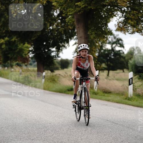 30.08.2026 - Elbe Triathlon Hamburg Michael Burmester http://msf.ph/oto/10061161 30.08.2026 12:45:18 Radfahren 1821 meine-sportfotos.de