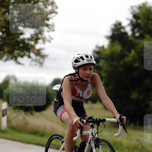 30.08.2026 - Elbe Triathlon Hamburg Michael Burmester http://msf.ph/oto/10061164 30.08.2026 12:45:19 Radfahren 1821 meine-sportfotos.de