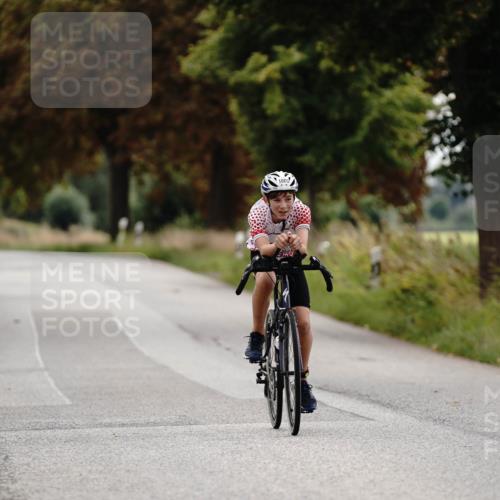 30.08.2026 - Elbe Triathlon Hamburg Michael Burmester http://msf.ph/oto/10061166 30.08.2026 12:45:37 Radfahren 1805 meine-sportfotos.de