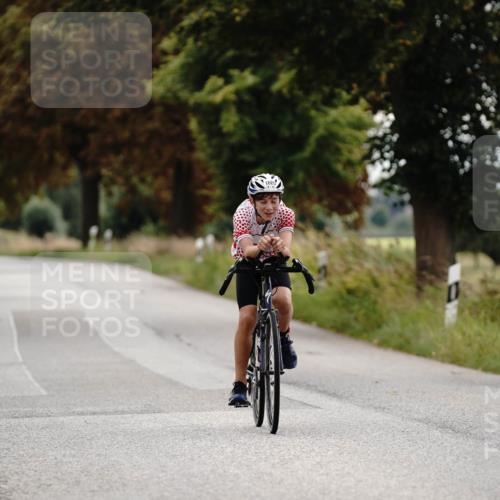 30.08.2026 - Elbe Triathlon Hamburg Michael Burmester http://msf.ph/oto/10061169 30.08.2026 12:45:37 Radfahren 1805 meine-sportfotos.de