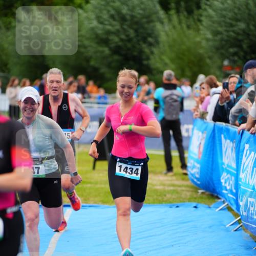 30.08.2026 - Elbe Triathlon Hamburg LAZAROV Photography http://msf.ph/oto/10061171 30.08.2026 11:43:53 Ziel 816, 847, 1345, 1353, 1434 meine-sportfotos.de