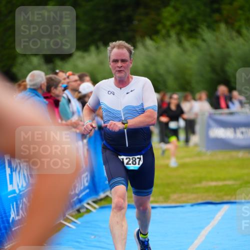30.08.2026 - Elbe Triathlon Hamburg LAZAROV Photography http://msf.ph/oto/10061234 30.08.2026 11:44:09 Ziel 1227, 1287 meine-sportfotos.de