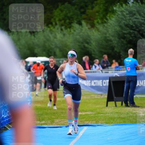 30.08.2026 - Elbe Triathlon Hamburg LAZAROV Photography http://msf.ph/oto/10061249 30.08.2026 11:44:19 Ziel 808, 875 meine-sportfotos.de