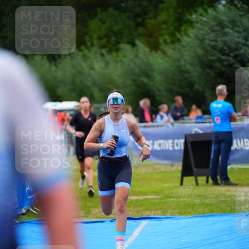 30.08.2026 - Elbe Triathlon Hamburg LAZAROV Photography http://msf.ph/oto/10061252 30.08.2026 11:44:20 Ziel 808, 875, 1239 meine-sportfotos.de