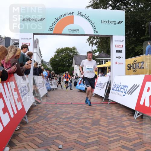 30.08.2026 - Blankeneser Heldenlauf Lena Gebhardt http://msf.ph/oto/10061278 30.08.2026 12:31:05 Ziel 4013, 4159, 4458 meine-sportfotos.de
