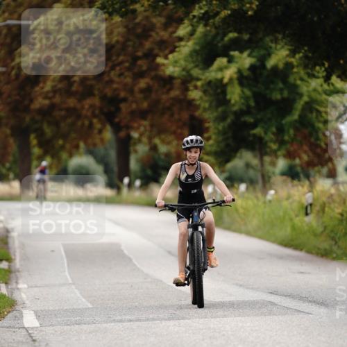 30.08.2026 - Elbe Triathlon Hamburg Michael Burmester http://msf.ph/oto/10061279 30.08.2026 12:51:52 Radfahren 1801 meine-sportfotos.de
