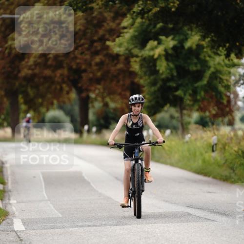30.08.2026 - Elbe Triathlon Hamburg Michael Burmester http://msf.ph/oto/10061281 30.08.2026 12:51:52 Radfahren 1801 meine-sportfotos.de