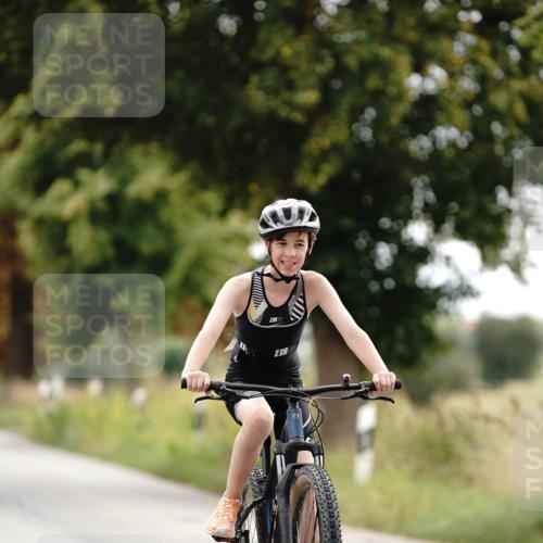 30.08.2026 - Elbe Triathlon Hamburg Michael Burmester http://msf.ph/oto/10061284 30.08.2026 12:51:54 Radfahren 1801 meine-sportfotos.de