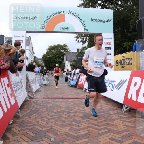 30.08.2026 - Blankeneser Heldenlauf Lena Gebhardt http://msf.ph/oto/10061286 30.08.2026 12:31:06 Ziel 4013, 4159, 4458 meine-sportfotos.de