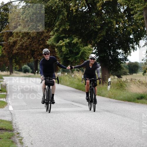 30.08.2026 - Elbe Triathlon Hamburg Michael Burmester http://msf.ph/oto/10061302 30.08.2026 12:53:29 Radfahren  meine-sportfotos.de
