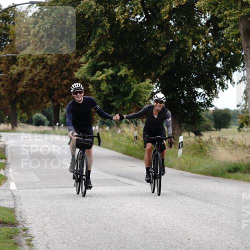 30.08.2026 - Elbe Triathlon Hamburg Michael Burmester http://msf.ph/oto/10061304 30.08.2026 12:53:29 Radfahren  meine-sportfotos.de