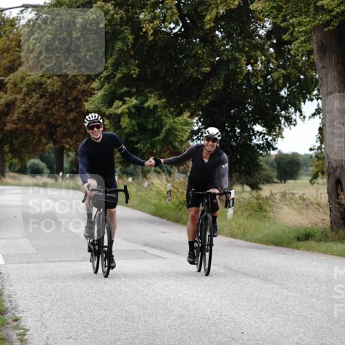 30.08.2026 - Elbe Triathlon Hamburg Michael Burmester http://msf.ph/oto/10061305 30.08.2026 12:53:29 Radfahren  meine-sportfotos.de
