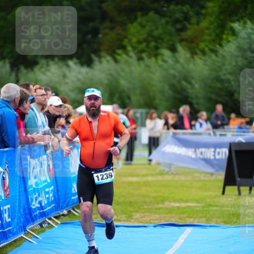 30.08.2026 - Elbe Triathlon Hamburg LAZAROV Photography http://msf.ph/oto/10061307 30.08.2026 11:44:27 Ziel 875, 1154, 1239 meine-sportfotos.de