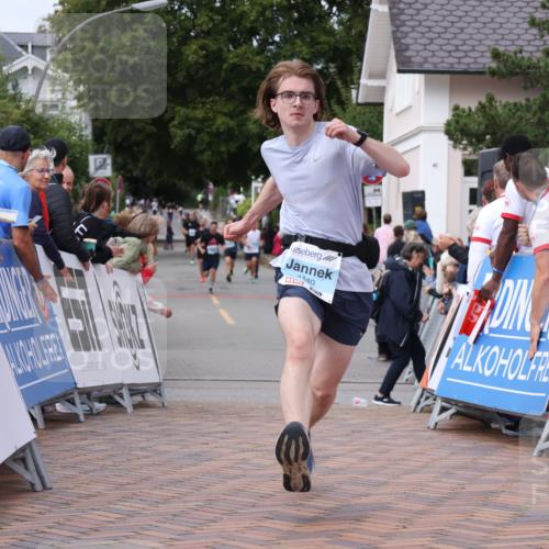 30.08.2026 - Blankeneser Heldenlauf Lena Gebhardt http://msf.ph/oto/10061341 30.08.2026 12:31:11 Ziel 4013, 4159, 4440 meine-sportfotos.de